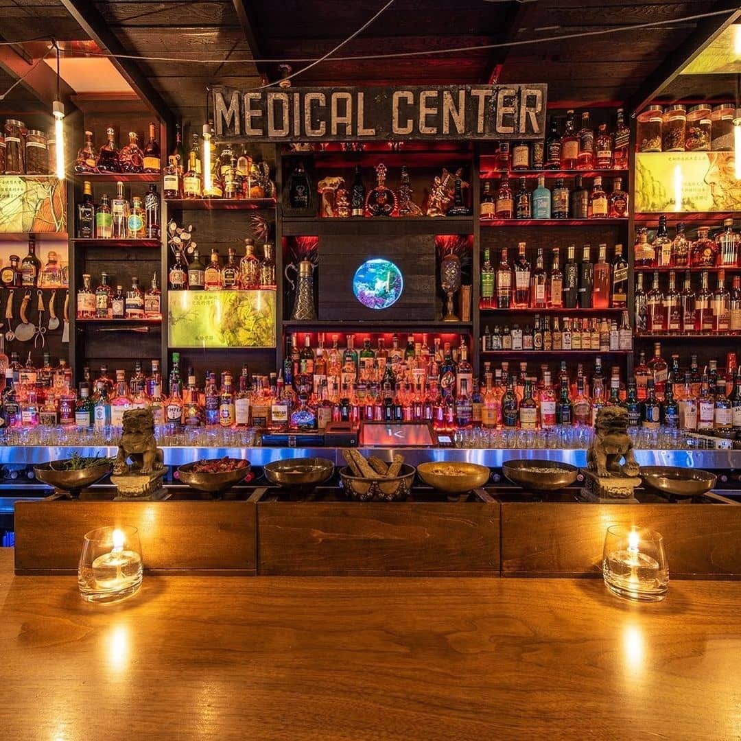 cocktail bars near me open late